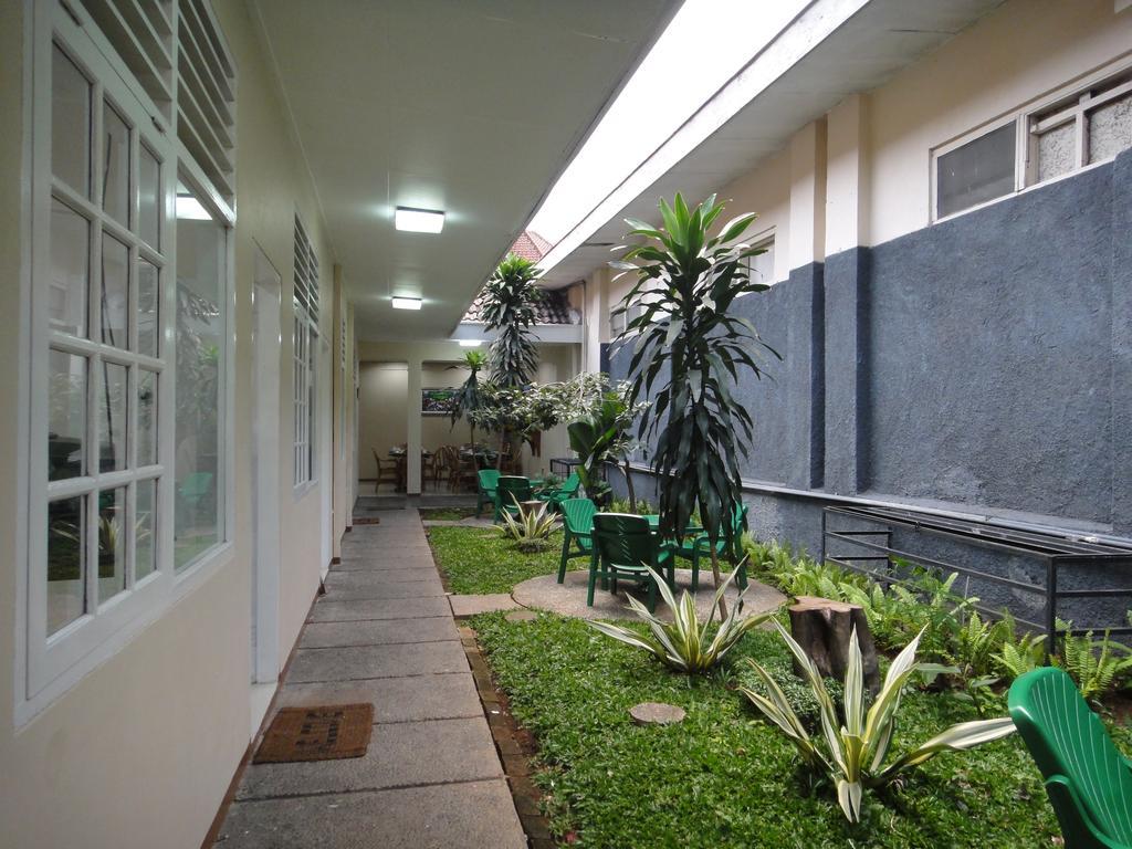 Gondia Guesthouse จาการ์ตา ภายนอก รูปภาพ