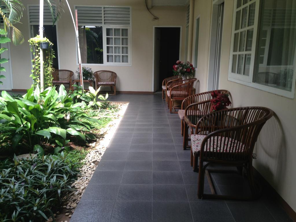 Gondia Guesthouse จาการ์ตา ภายนอก รูปภาพ