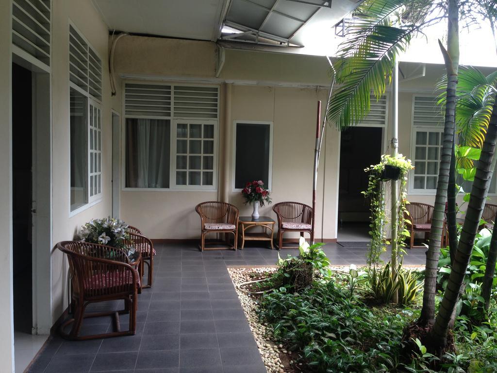 Gondia Guesthouse จาการ์ตา ภายนอก รูปภาพ
