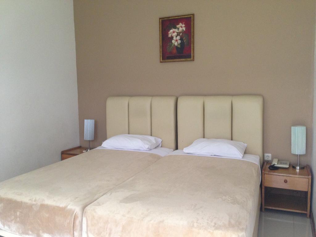 Gondia Guesthouse จาการ์ตา ห้อง รูปภาพ