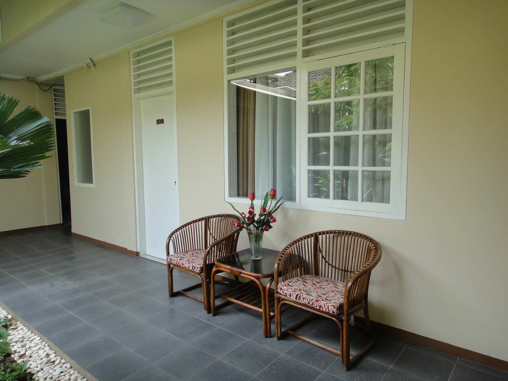 Gondia Guesthouse จาการ์ตา ภายนอก รูปภาพ