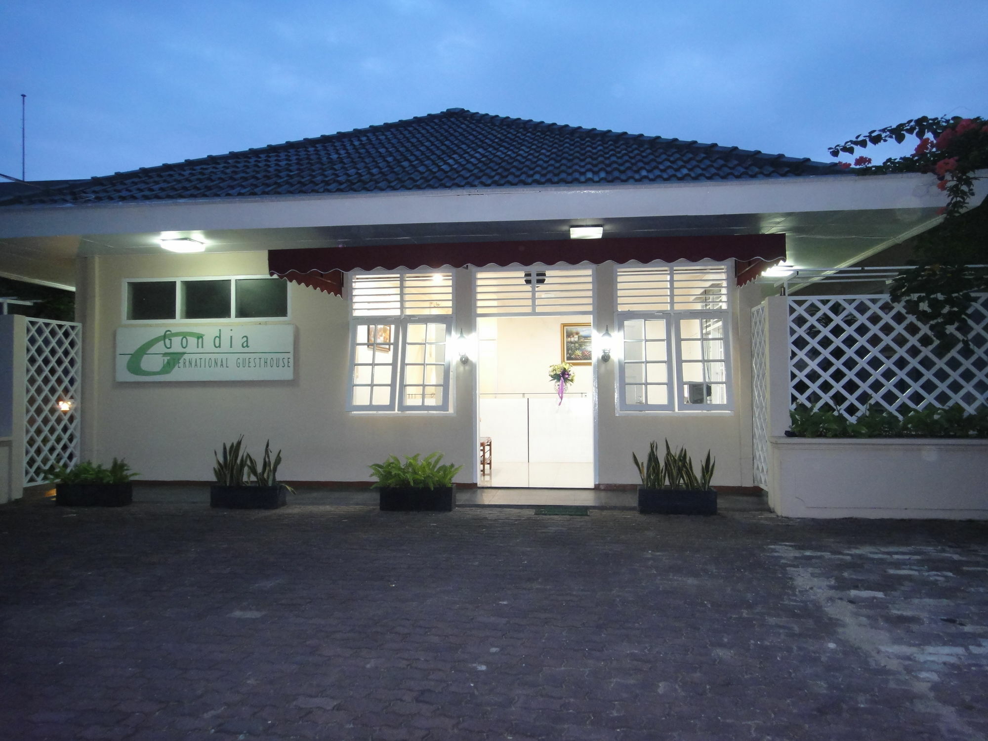 Gondia Guesthouse จาการ์ตา ภายนอก รูปภาพ